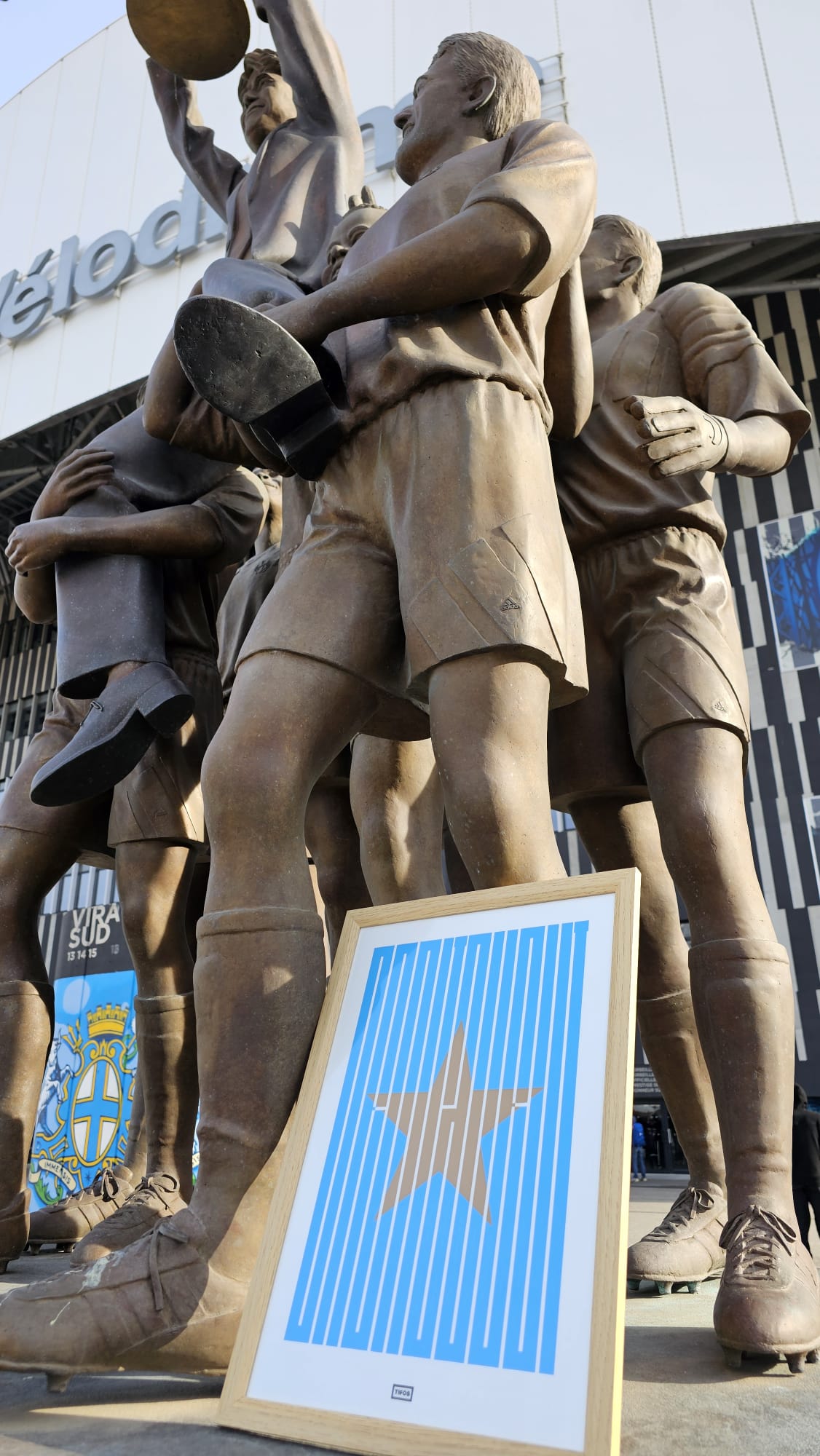 Affiche de l'OM, hommage à Tania Mouraud
